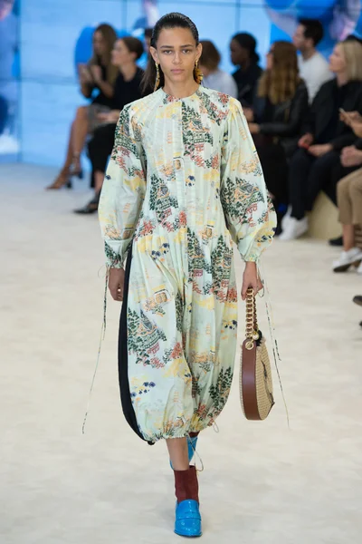 Look 14